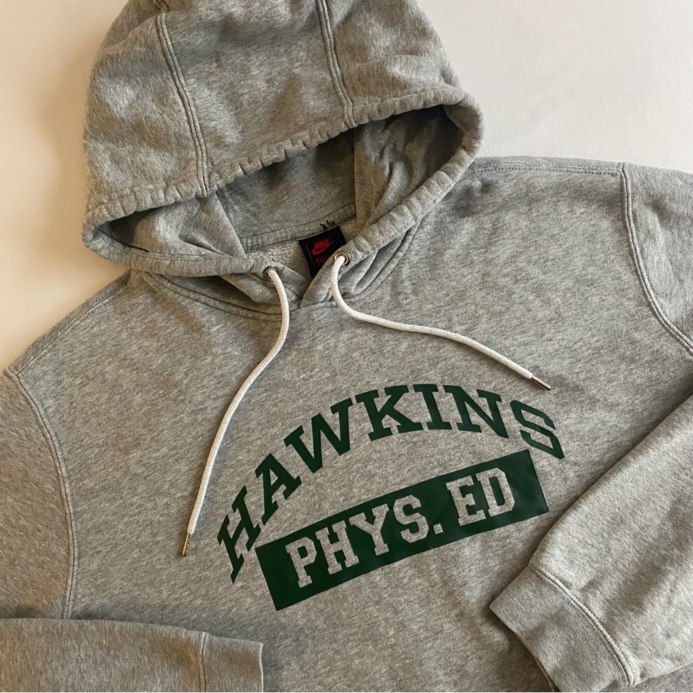 Nike Stranger Things Hawkins Phys Ed Hoodie Men M Netflix TV Gray Sweatshirt